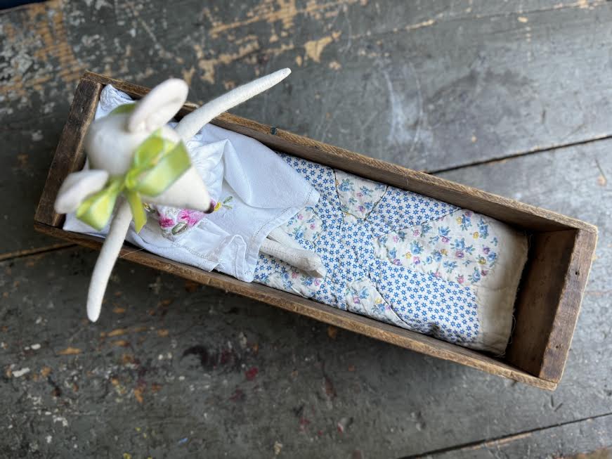 Little Mouse in Vintage Cheese Box Bed – Vintage Handkerchief Details