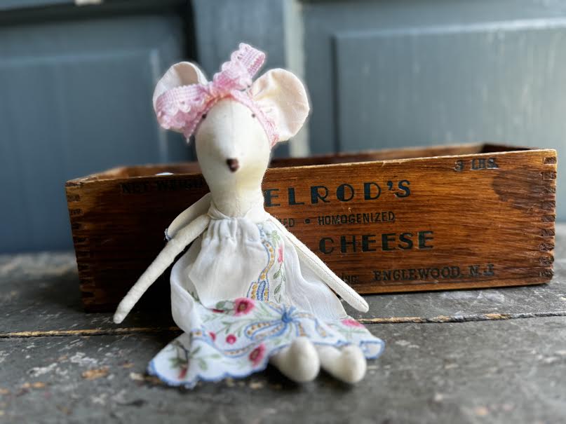 Little Mouse in Vintage Cheese Box Bed – Vintage Handkerchief Details