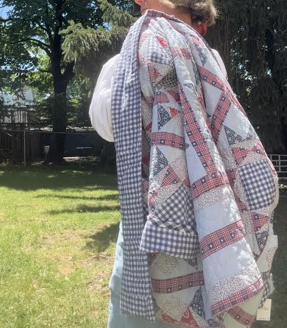 Oversized Vintage Quilt Coat – Cottagecore Style (S/M Fit)