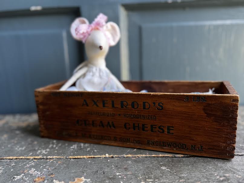 Little Mouse in Vintage Cheese Box Bed – Vintage Handkerchief Details