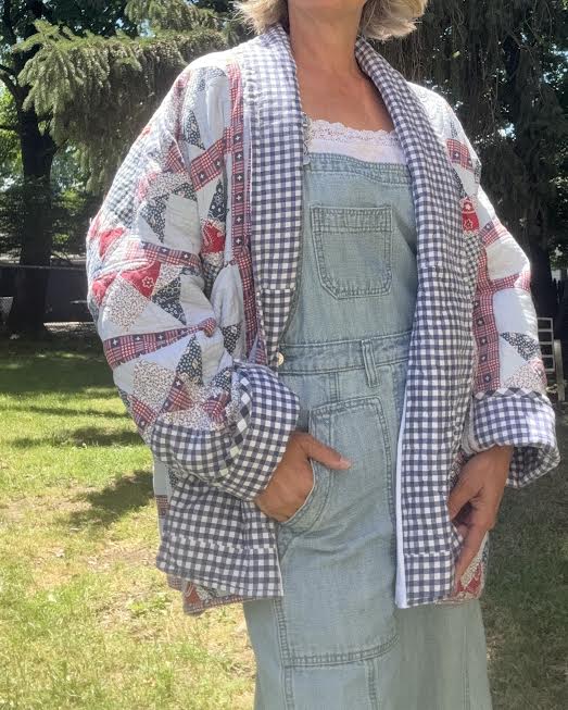 Oversized Vintage Quilt Coat – Cottagecore Style (S/M Fit)