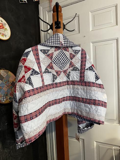 Oversized Vintage Quilt Cropped  Coat – Cottagecore Style (S/M Fit)