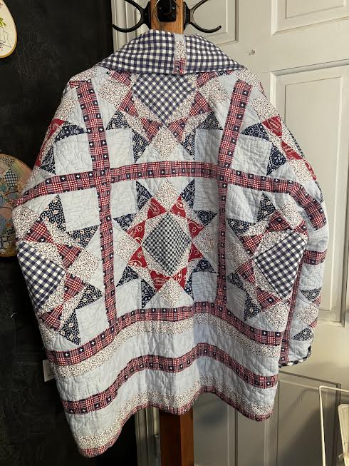 Oversized Vintage Quilt Coat – Cottagecore Style (S/M Fit)
