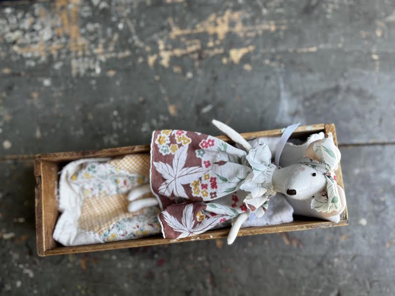 Little Mouse in Vintage Cheese Box Bed – Vintage Handkerchief Details
