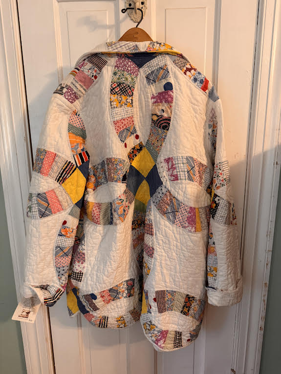 Vintage Quilt Coat - 1940's double wedding ring quilt
