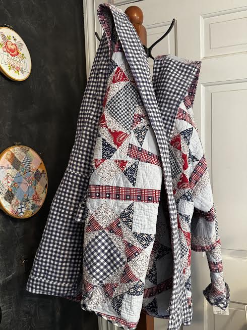Oversized Vintage Quilt Coat – Cottagecore Style (S/M Fit)