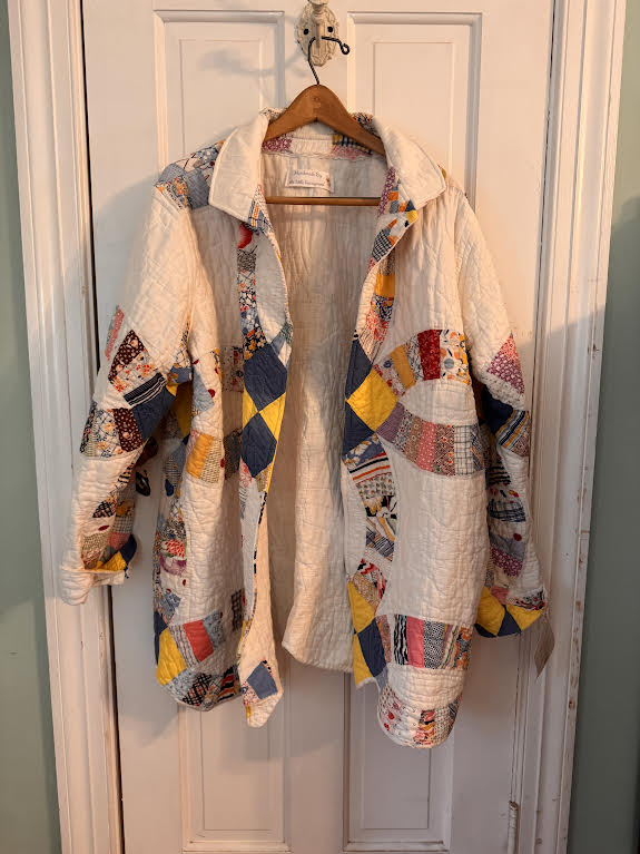 Vintage Quilt Coat - 1940's double wedding ring quilt