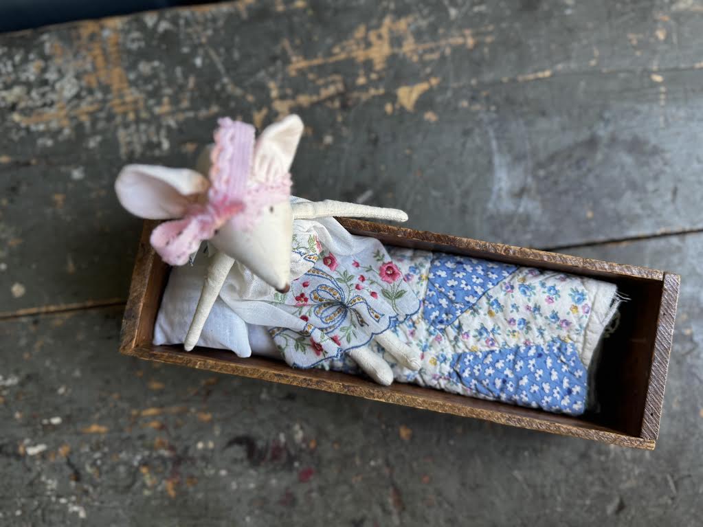 Little Mouse in Vintage Cheese Box Bed – Vintage Handkerchief Details