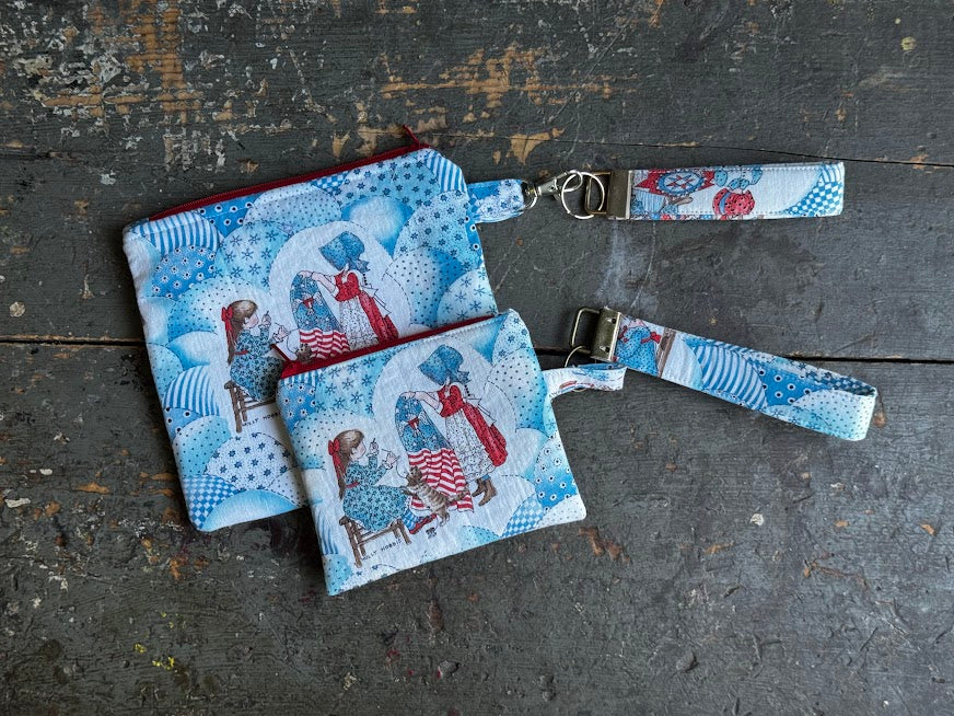 Vintage 1976 Holly Hobby Betsy Ross Zipper Pouch with Key Fob