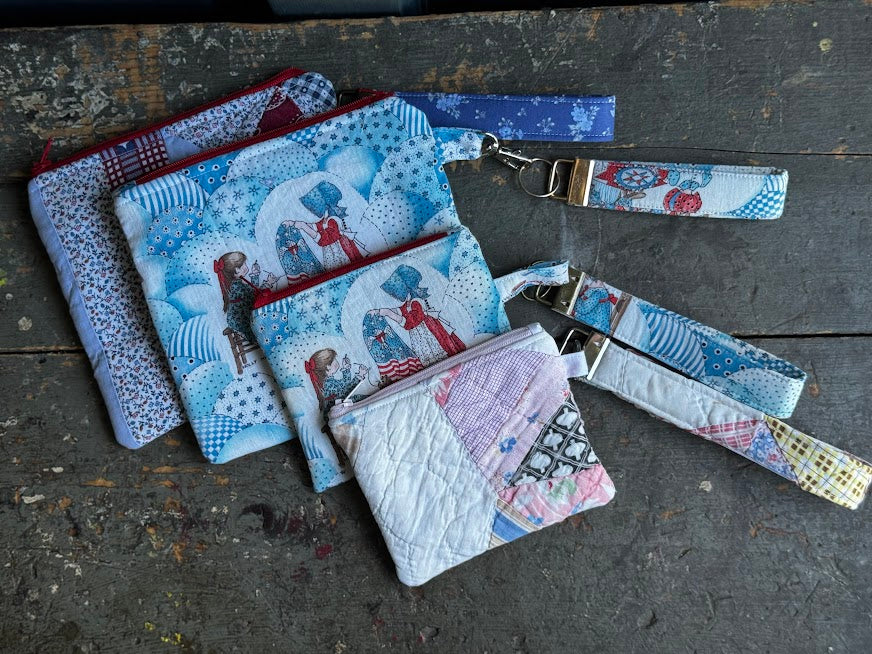Vintage 1976 Holly Hobby Betsy Ross Zipper Pouch with Key Fob